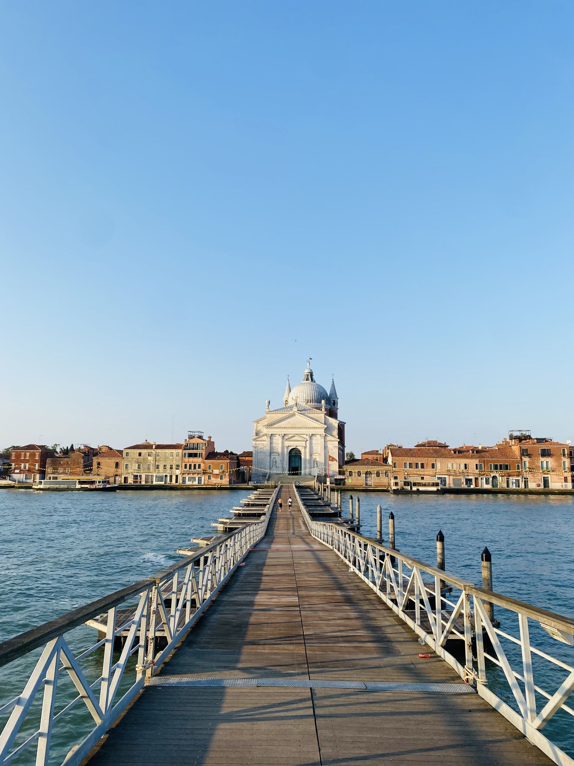 Ponte in legno sulla laguna veneta, percorsi in bici, panorama